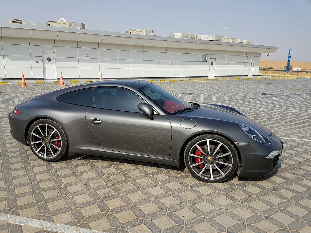 Porsche 911 dubai