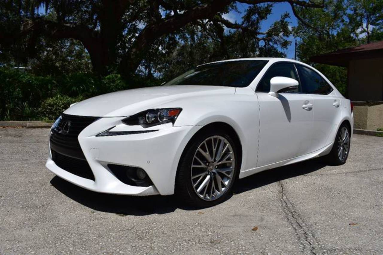 Lexus is 250 2014