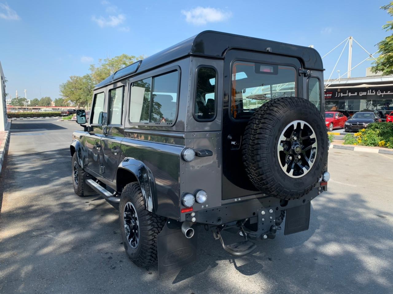 Land rover defender 2016